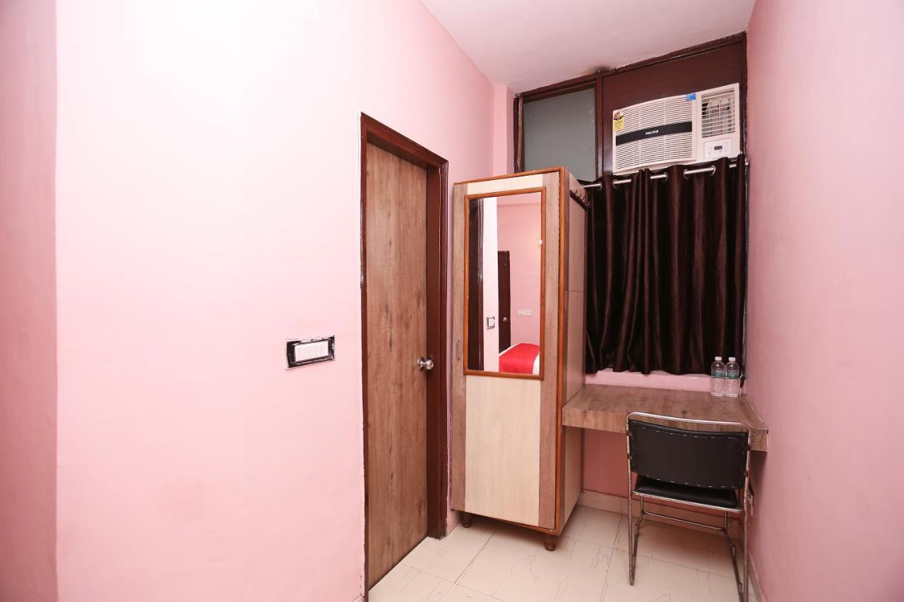 Oyo Flagship 14774 Sector 14 Gurgaon Hotell Eksteriør bilde