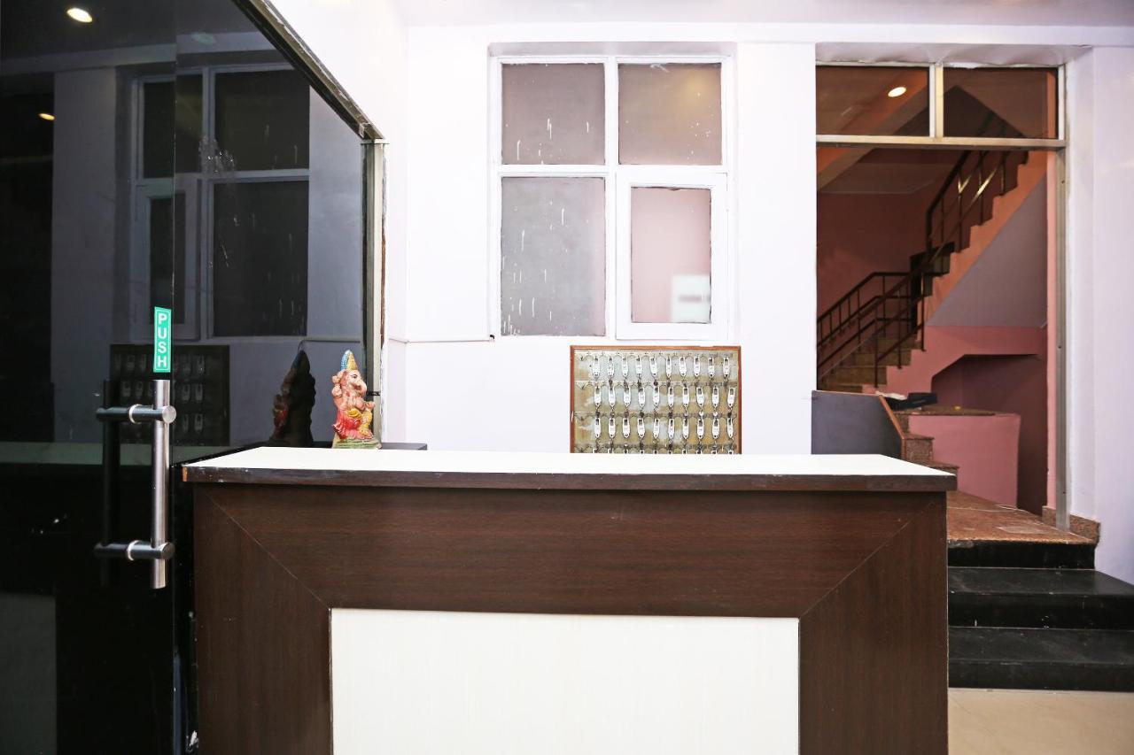 Oyo Flagship 14774 Sector 14 Gurgaon Hotell Eksteriør bilde