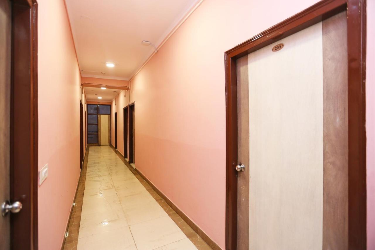 Oyo Flagship 14774 Sector 14 Gurgaon Hotell Eksteriør bilde