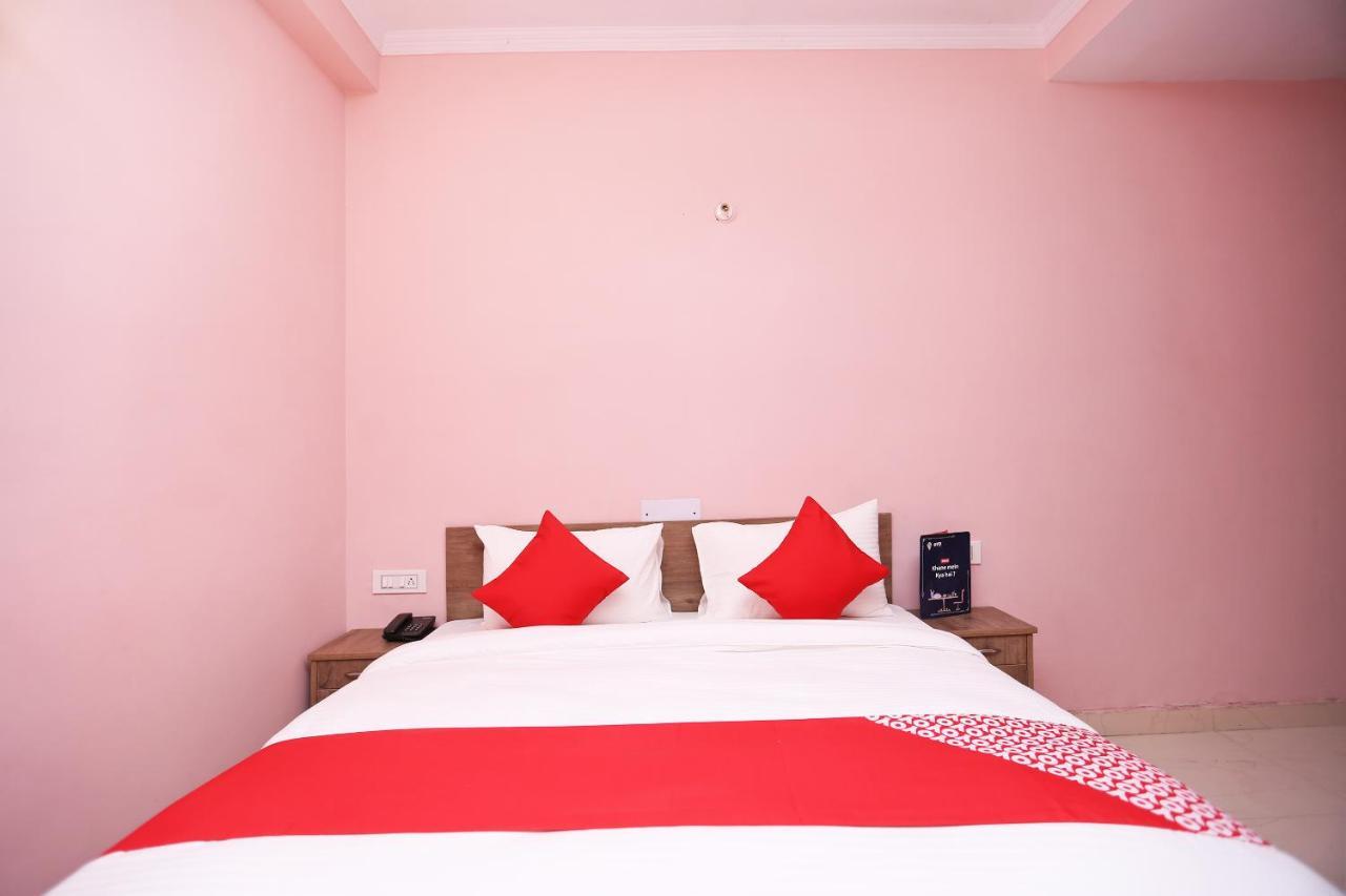 Oyo Flagship 14774 Sector 14 Gurgaon Hotell Eksteriør bilde