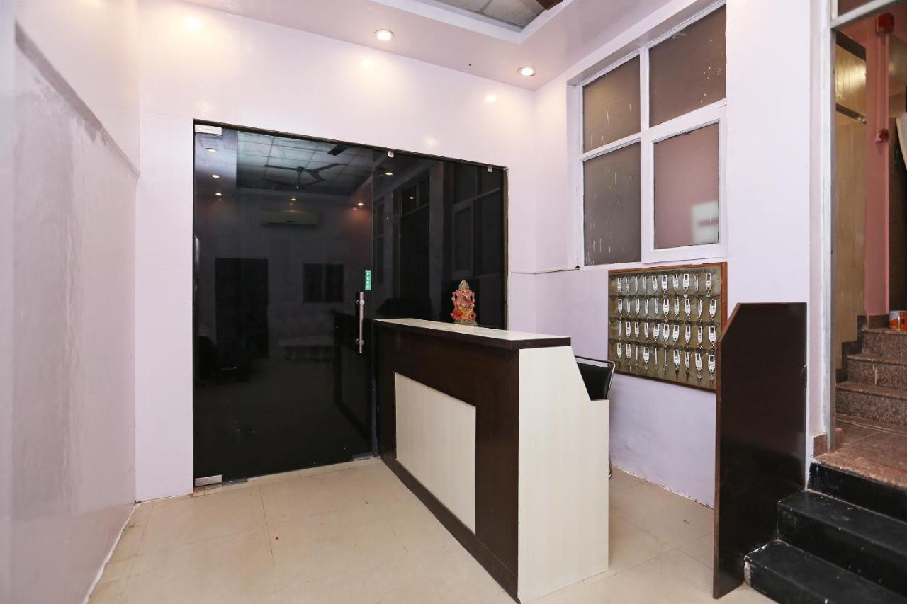 Oyo Flagship 14774 Sector 14 Gurgaon Hotell Eksteriør bilde