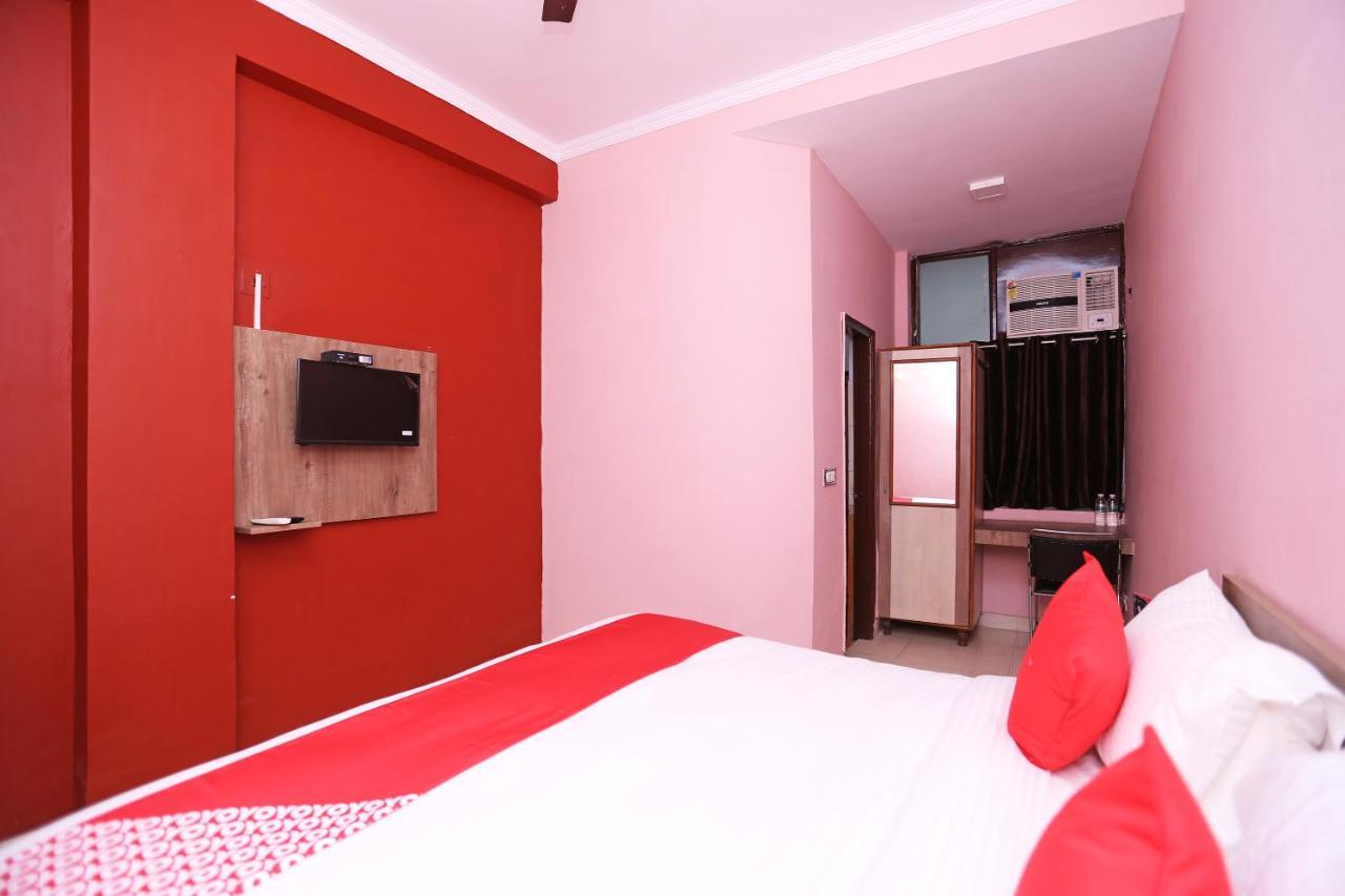 Oyo Flagship 14774 Sector 14 Gurgaon Hotell Eksteriør bilde