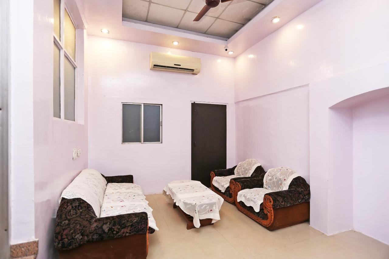 Oyo Flagship 14774 Sector 14 Gurgaon Hotell Eksteriør bilde