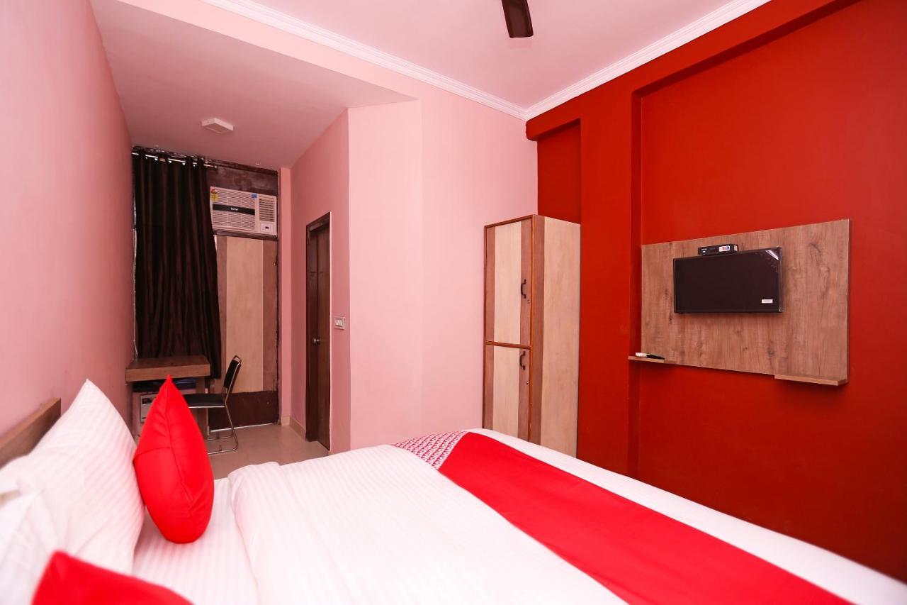 Oyo Flagship 14774 Sector 14 Gurgaon Hotell Eksteriør bilde