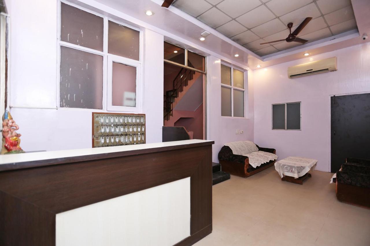 Oyo Flagship 14774 Sector 14 Gurgaon Hotell Eksteriør bilde