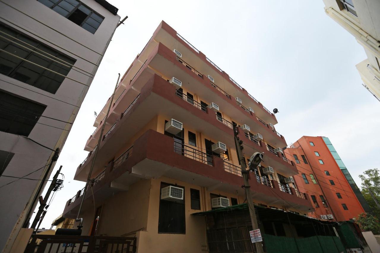 Oyo Flagship 14774 Sector 14 Gurgaon Hotell Eksteriør bilde