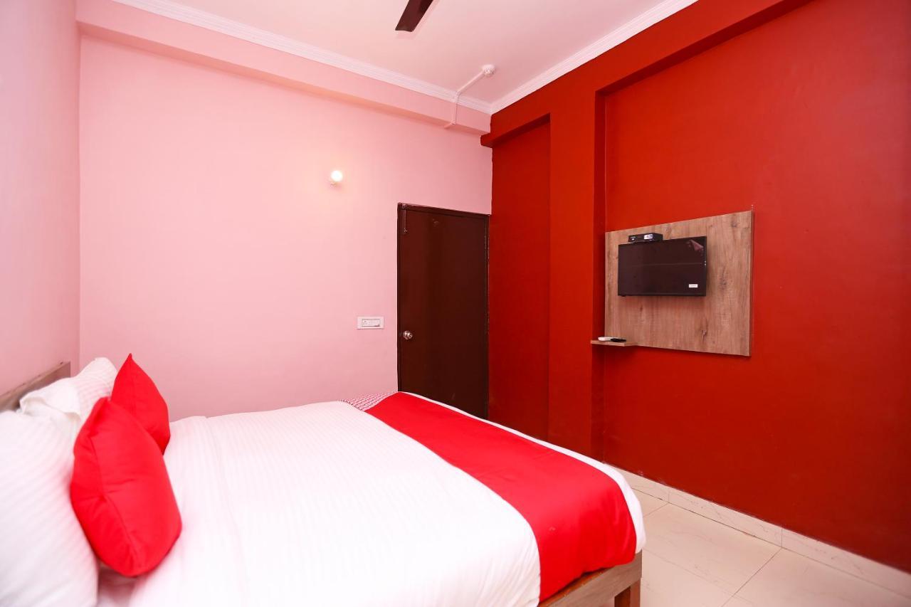 Oyo Flagship 14774 Sector 14 Gurgaon Hotell Eksteriør bilde