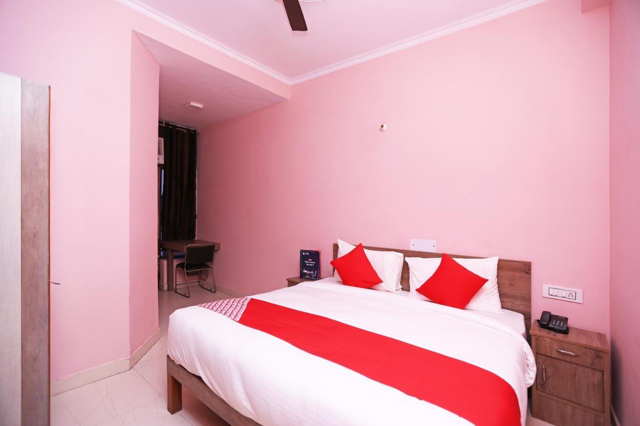 Oyo Flagship 14774 Sector 14 Gurgaon Hotell Eksteriør bilde